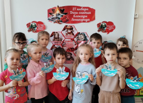 Акция "Блокадная ласточка" Акция "Блокадная ласточка".